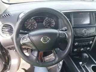 2017 NISSAN PATHFINDER