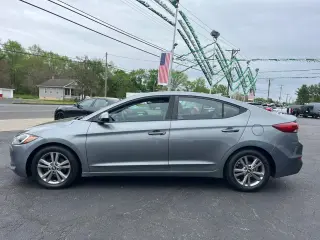 2017 HYUNDAI ELANTRA