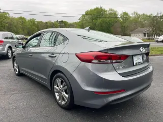 2017 HYUNDAI ELANTRA