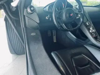 2012 MCLAREN MP4-12C