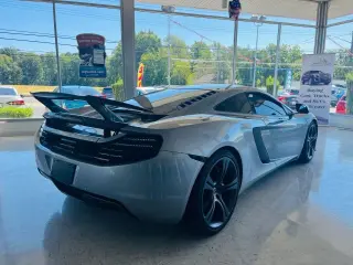 2012 MCLAREN MP4-12C