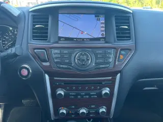 2017 NISSAN PATHFINDER