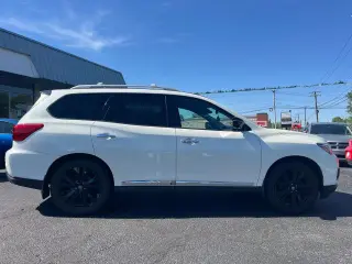 2017 NISSAN PATHFINDER