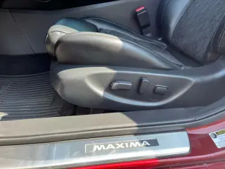 2017 NISSAN MAXIMA