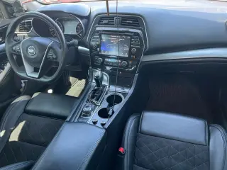 2017 NISSAN MAXIMA
