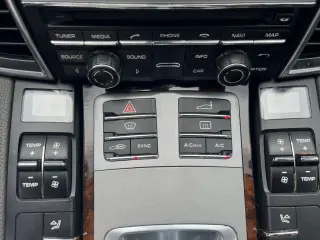2015 PORSCHE PANAMERA