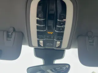 2015 PORSCHE PANAMERA