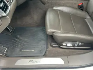 2015 PORSCHE PANAMERA