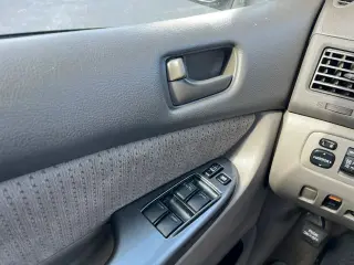 2009 TOYOTA SIENNA