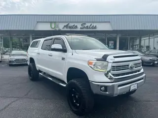2015 TOYOTA TUNDRA CREWMAX