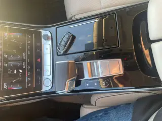 2020 AUDI A8