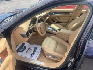 2012 PORSCHE PANAMERA