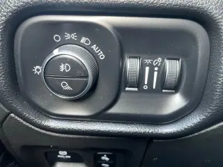 2019 RAM 1500 CREW CAB