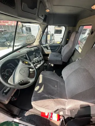 2016 FREIGHTLINER CASCADIA