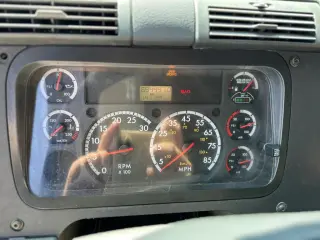 2016 FREIGHTLINER CASCADIA