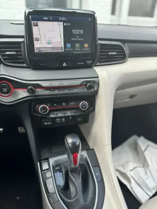 2019 HYUNDAI VELOSTER