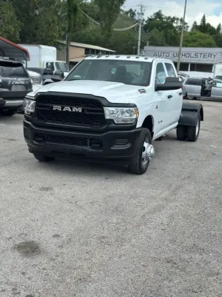 2022 RAM 3500 CREW CAB & CHASSIS