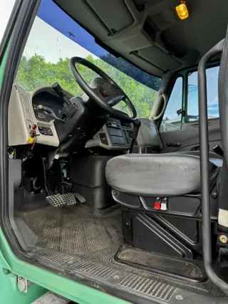2009 INTERNATIONAL 4300