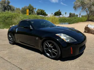 2004 NISSAN 350Z