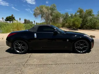 2004 NISSAN 350Z
