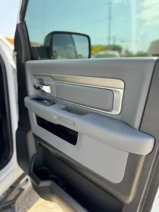 2019 RAM 1500 CLASSIC CREW CAB