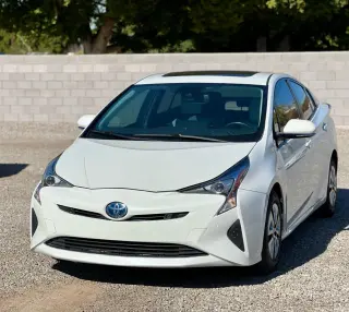 2017 TOYOTA PRIUS
