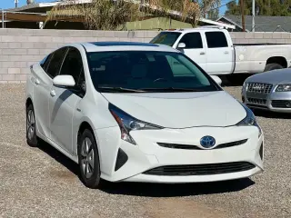 2017 TOYOTA PRIUS