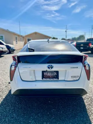 2017 TOYOTA PRIUS