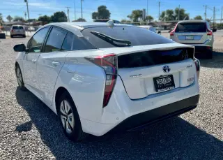 2017 TOYOTA PRIUS