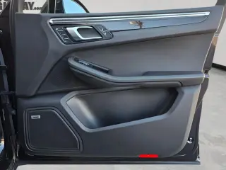2020 PORSCHE MACAN