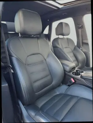 2020 PORSCHE MACAN