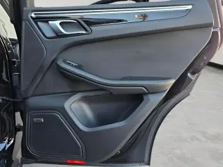 2020 PORSCHE MACAN