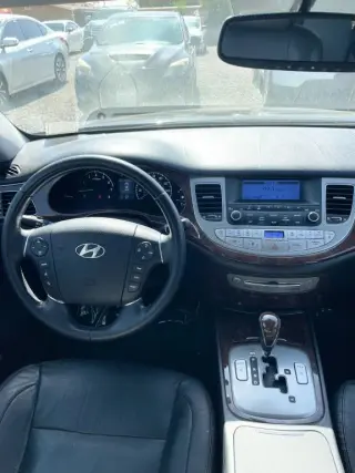 2011 HYUNDAI GENESIS