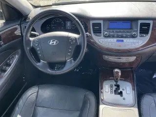 2011 HYUNDAI GENESIS