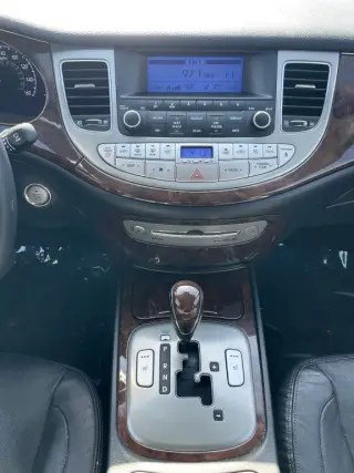 2011 HYUNDAI GENESIS