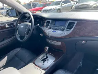2011 HYUNDAI GENESIS