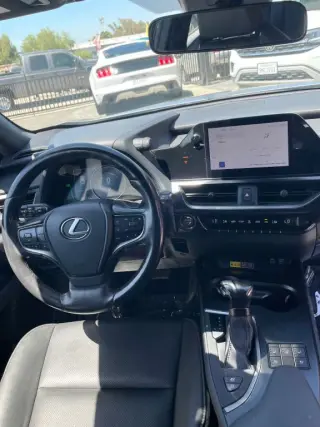 2023 LEXUS UX