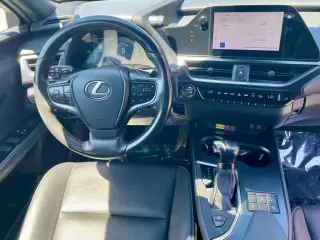 2023 LEXUS UX