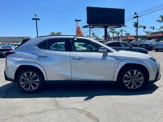 2023 LEXUS UX