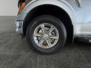 Ford F-150 2024 4x4 XLT 4dr SuperCrew 5.5 ft. SB