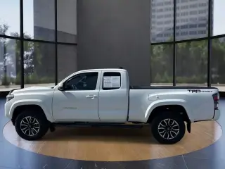Toyota Tacoma 2022 4x2 SR V6 4dr Access Cab 6.1 ft LB
