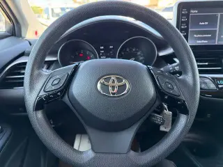 Toyota C-HR 2021 LE 4dr Crossover