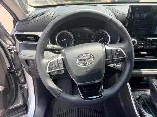 Toyota Highlander 2022 AWD Platinum 4dr SUV