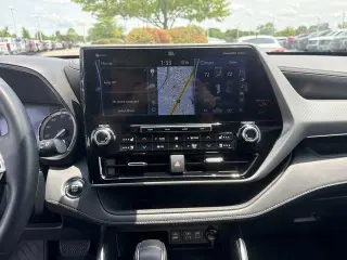 Toyota Highlander 2022 AWD Platinum 4dr SUV