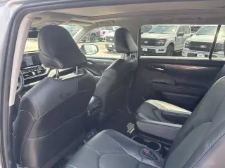 Toyota Highlander 2022 AWD Platinum 4dr SUV