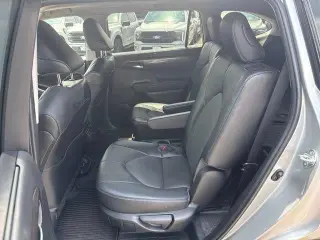Toyota Highlander 2022 AWD Platinum 4dr SUV
