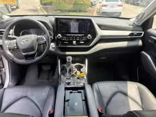 Toyota Highlander 2022 AWD Platinum 4dr SUV