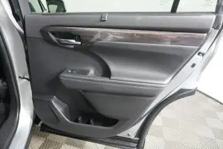 Toyota Highlander 2022 AWD Platinum 4dr SUV