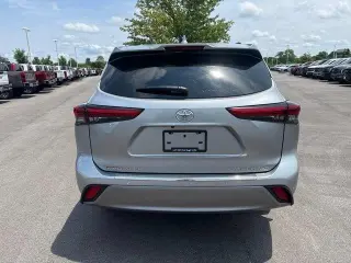 Toyota Highlander 2022 AWD Platinum 4dr SUV