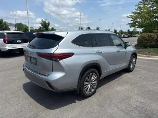 Toyota Highlander 2022 AWD Platinum 4dr SUV